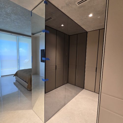 Colored mirrored panels in a modern interior